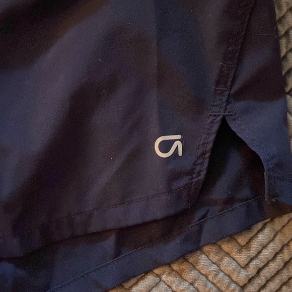 Gap Shorts - Picture 2 of 5